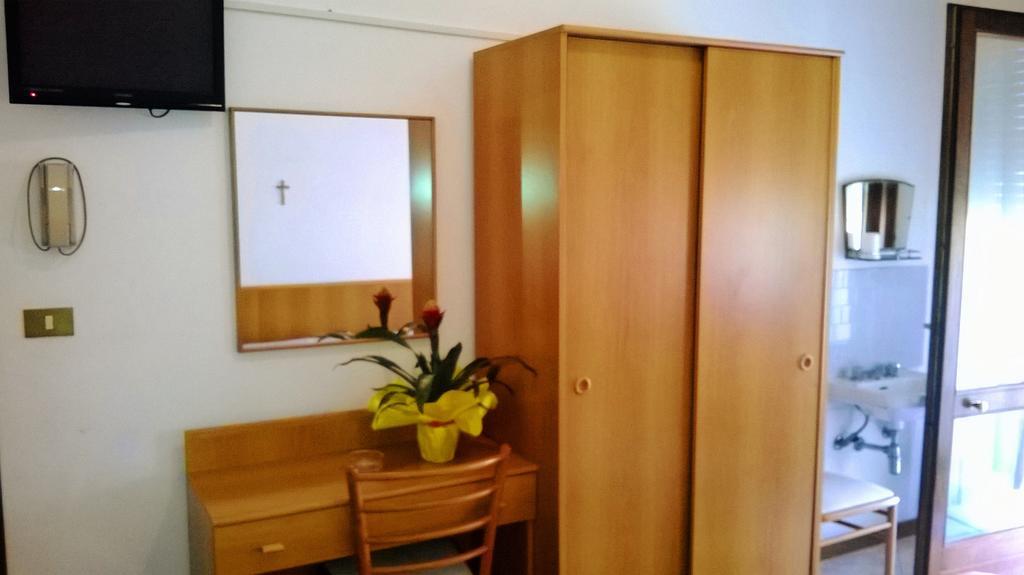 Due Palme Hotell Caorle Exteriör bild