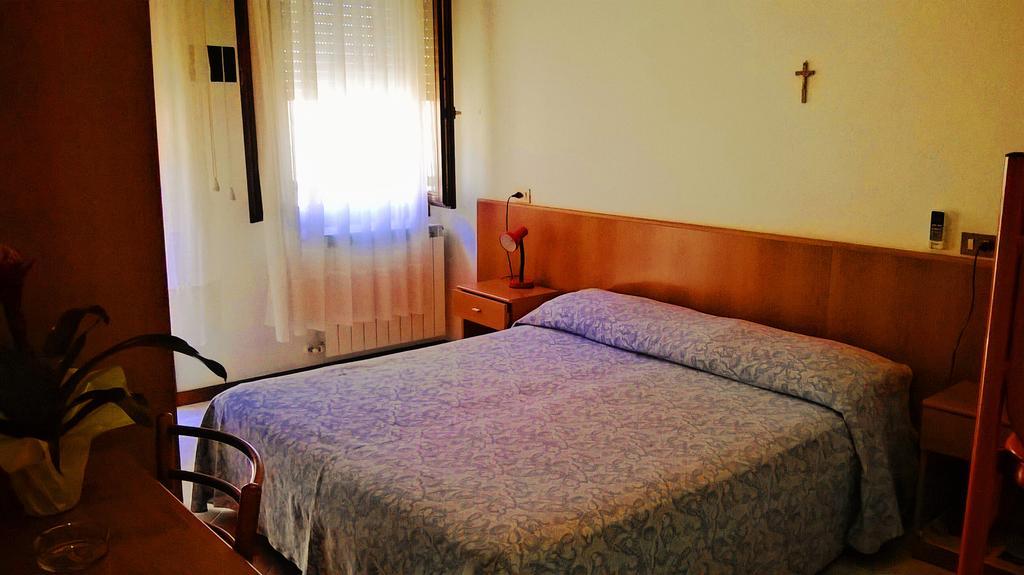 Due Palme Hotell Caorle Exteriör bild